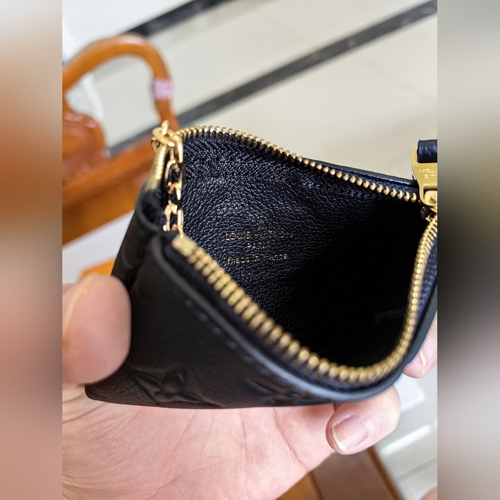 Louis Vuitton Black Key Pouch - Picture 12 of 13
